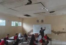 Atap dan Plafon Kelas SDN Teratai Mas Gunungsindur Bogor Bocor Butuh Perbaikan