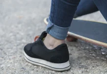 Penggunaan Sepatu Tak Nyaman Picu Nyeri pada Tubuh