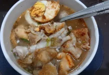 Batagor Kuah Ceker, Sensasi Pedas yang Menggoda Selera