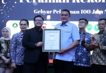 Bupati Bogor Terima Rekor MURI Pelayanan Publik 100 Jam Nonstop