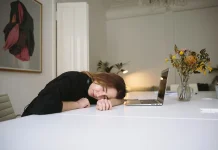 Bangun Tidur Siang Malah Terasa Mual? Ini Penyebabnya