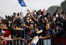 Pesta Juara PSG di Prancis Diwarnai Bentrokan dan Aksi Vandalisme