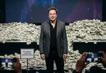 Elon Musk Cetak Sejarah Jadi Triliuner Pertama di Dunia