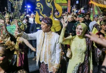 Antusiasme Warga Meriahkan Helaran Pajajaran HJB ke-544