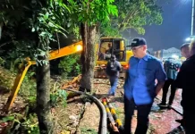 Pemkab Bogor Turunkan Alat Berat untuk Bersihkan Sampah di Kali Baru Cibinong