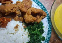 Ayam Bebek Siram Kuah Kari Panas yang Menggoda di Bogor