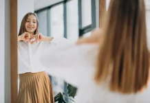 Bukan Sekadar Pikiran, Self-Talk ternyata Bisa Mengubah Cara Kerja Otak
