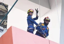Maita Sitorus, Srikandi Damkar Kabupaten Bogor Bentangkan Merah Putih Raksasa