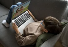 Screen Time Sehat Dimulai dari Kualitas Konten Digital Anak
