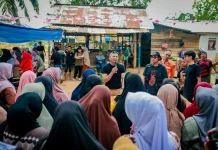 Jenal Mutaqin Kembali Kirim Donasi Titipan Warga untuk Penyintas Bencana Aceh