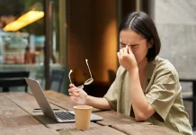 Menjaga Kesehatan Mental Perempuan di tengah Tuntutan Kerja dan Keluarga