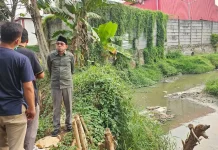 Warga Gunung Sindur Kabupaten Bogor Keluhkan Sungai Tercemar Limbah