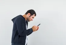 Risiko Psikologis Sering Scroll Video Pendek