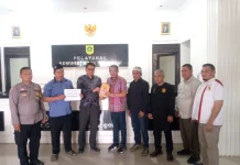 APDESI Merah Putih Berikan Bantuan Korban Kebakaran di Cileungsi Bogor
