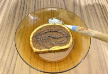 Bolu Gulung Coklat Isi Ice Cream Coklat, Dessert Manis dengan Sensasi Dingin