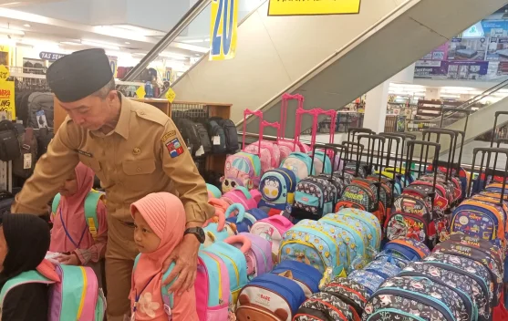 Kebahagiaan Ramadan: Anak Yatim di Bogor Belanja Kebutuhan Lebaran