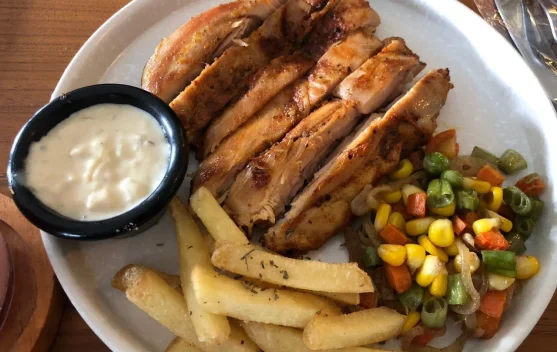 Steak Ayam Saus Jamur, Menu Restoran yang Mudah Dibuat