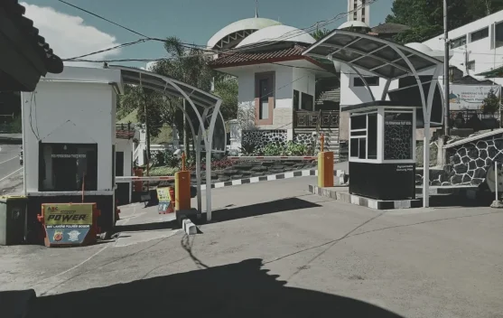 Penataan Parkiran Masjid At-Ta’awun Tuntas, Jamaah dan Wisatawan Lebih Nyaman