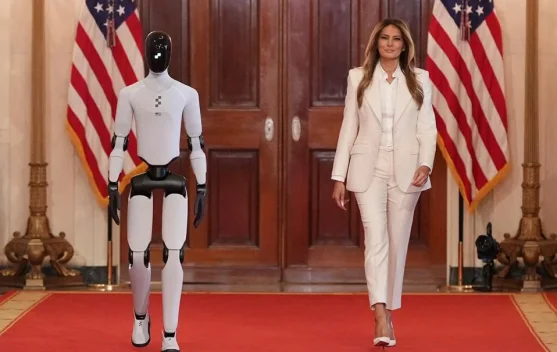 Robot “Figure 3” Temani Melania di Karpet Merah Gedung Putih