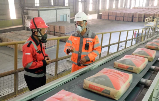 Solusi Bangun Indonesia Bukukan Laba Rp659 Miliar di tengah Tekanan Industri