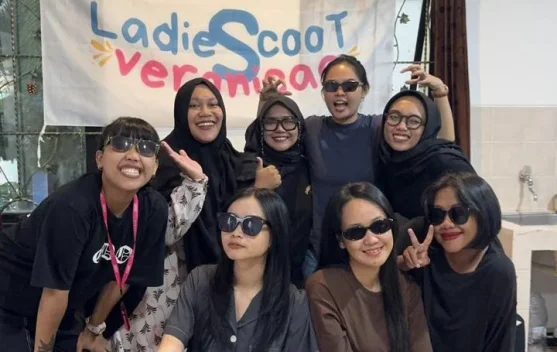 Perempuan Vespa Klasik Berbagi Cerita Komunitas Inspiratif