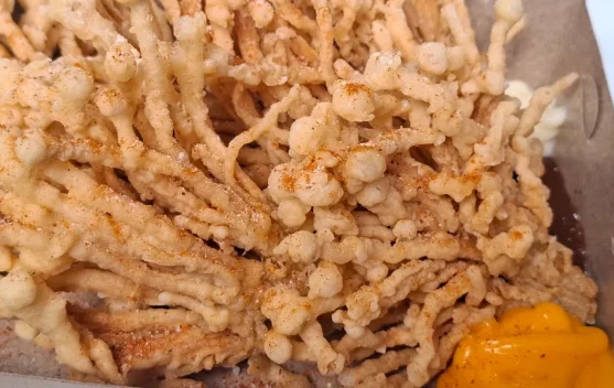 Gurih dan Renyah! Jajanan Enoki Crispy di Taman Heulang Bogor