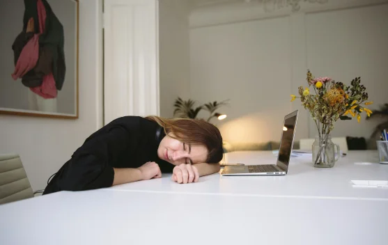 Bangun Tidur Siang Malah Terasa Mual? Ini Penyebabnya