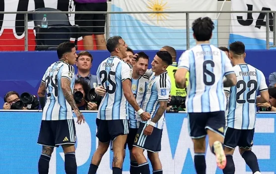 Messi Pecahkan Rekor Gol Piala Dunia, Argentina Amankan Tiket ke Babak 32 Besar