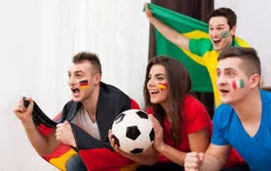Nonton Piala Dunia tanpa Mengganggu Aktivitas, Bisa Kok!