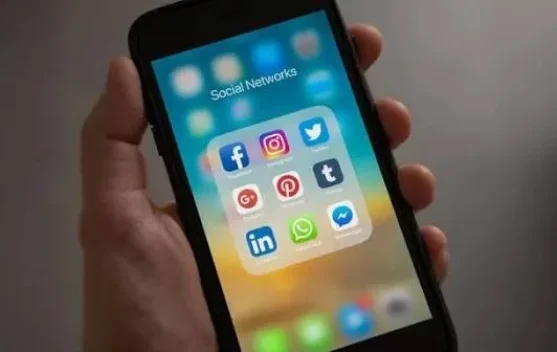 Kenali Dampak Negatif Media Sosial yang Perlu Kamu Ketahui