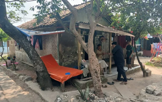 Dari Gubuk Reot menuju Harapan, Kisah Keluarga Karsa Menanti Rumah Layak