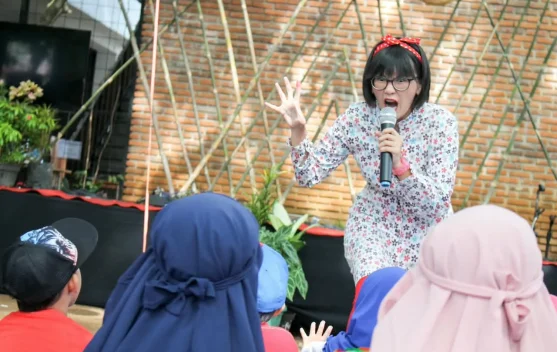 Bonchie Yoskarina Bawa Dongeng Menembus Generasi Digital