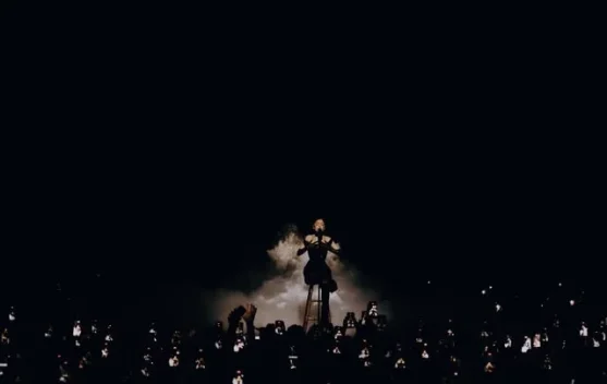 Usai 41 Pertunjukan, Ariana Grande Ambil Jeda dari Aktivitas Publik