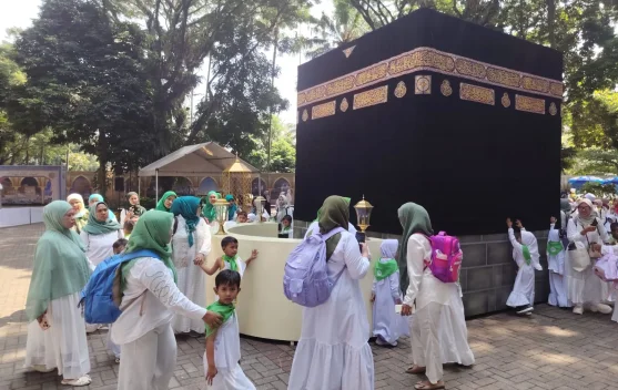 2.031 Anak PAUD Bogor Barat Ikuti Peragaan Manasik Haji