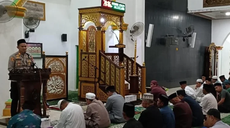 Kapolsek Marioriawa Safari Ramadhan di Masjid
