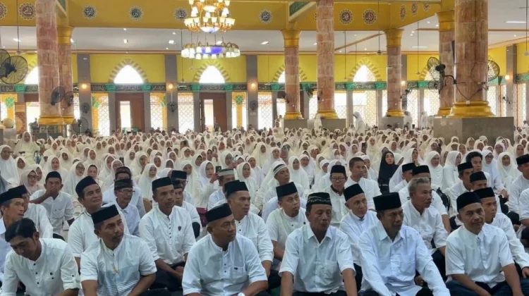 Gantikan Ibu Tercinta, Putra Polisi Jadi CJH Termuda di Bone