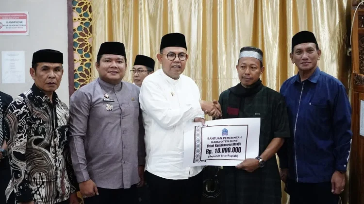 Wabup Bone Bantu Renovasi Masjid Nurul Falah Kecamatan Bengo
