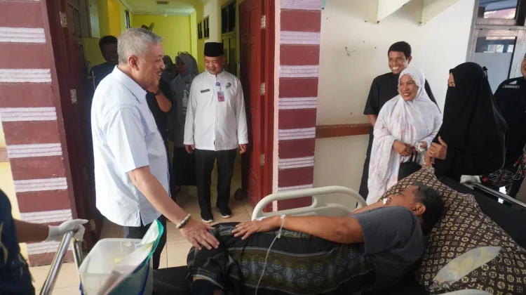 Bupati Irwan Hamid Pastikan Pelayanan RSUD Lasinrang Maksimal
