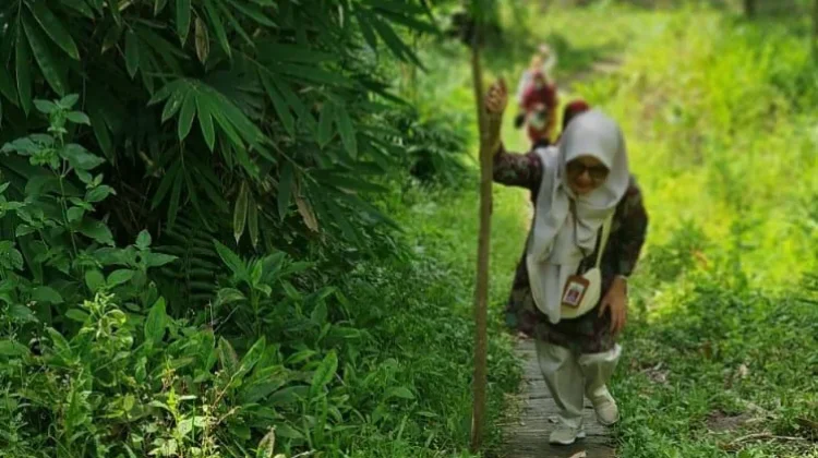 Tembus Medan Curam, Dinkes Sinjai Layani Warga Terpencil