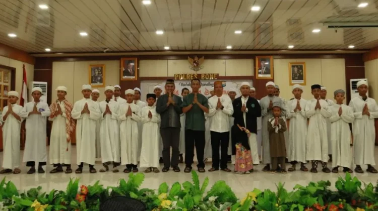 Polres Bone Buka Puasa Bersama Santri