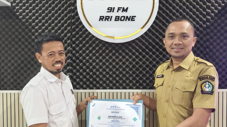 DLH Bone Fokus Percantik Lapangan Merdeka Watampone