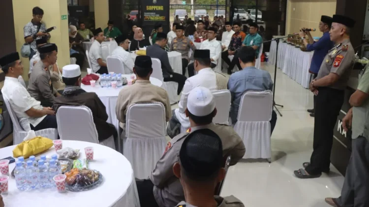 Polres Soppeng Gelar Buka Puasa Bersama Anak Yatim