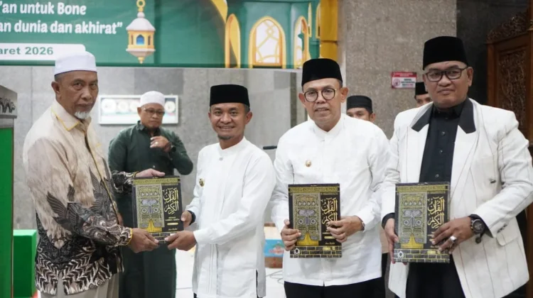 Bupati dan Wakil Bupati Bone Peringati Nuzulul Qur’an di Masjid Agung Al Markaz
