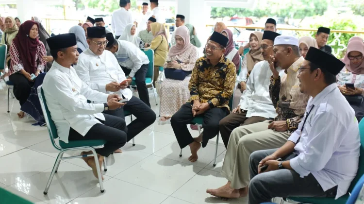 Bupati dan Wakil Bupati Bone Tunaikan Zakat di BAZNAS