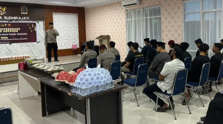 Kapolsek Donri-Donri Safari Ramadan Ajak Warga Jaga Kamtibmas