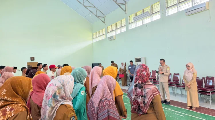 Sekda Sinjai Pimpin Sidak, Tekankan Standar Kesehatan Produk di Pasaran