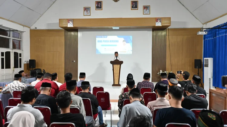 Disdik Sinjai Buka Puasa Bersama Jurnalis dan OKP