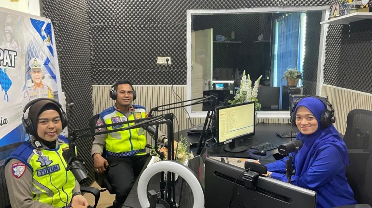 Satlantas Bone Sosialisasi Ops Ketupat Melalui Siaran Radio RRI