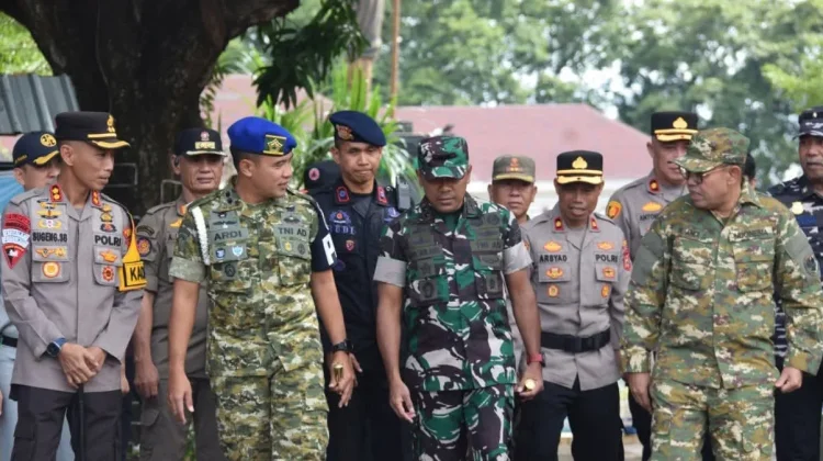 Polres Bone Gelar Pasukan Gabungan Amankan Malam Takbiran