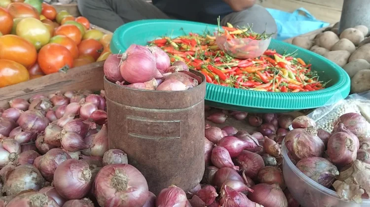 Harga Kebutuhan Pokok di Pasar Sentral Sinjai Naik jelang Lebaran